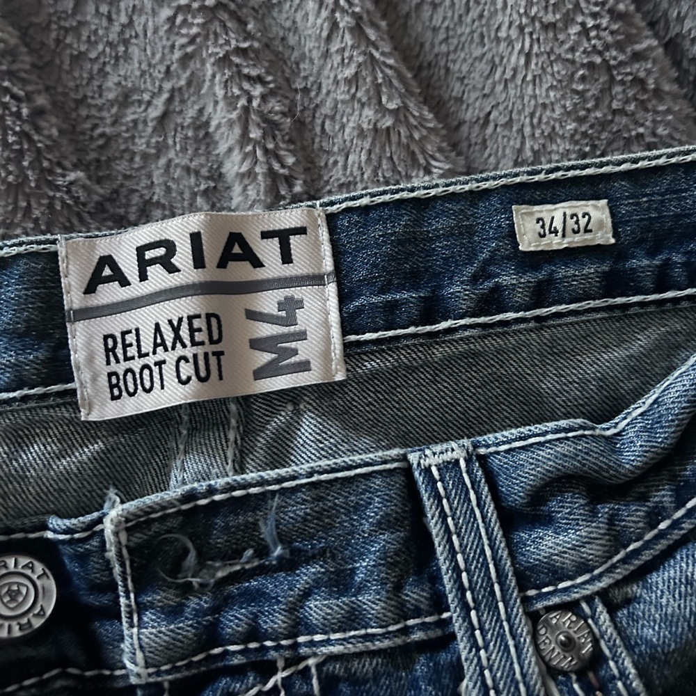 Men’s ariat jeans
